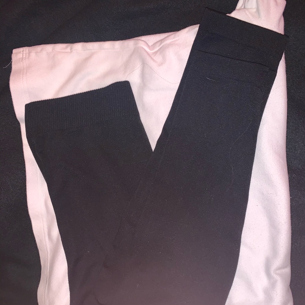 Black stretchy tights.